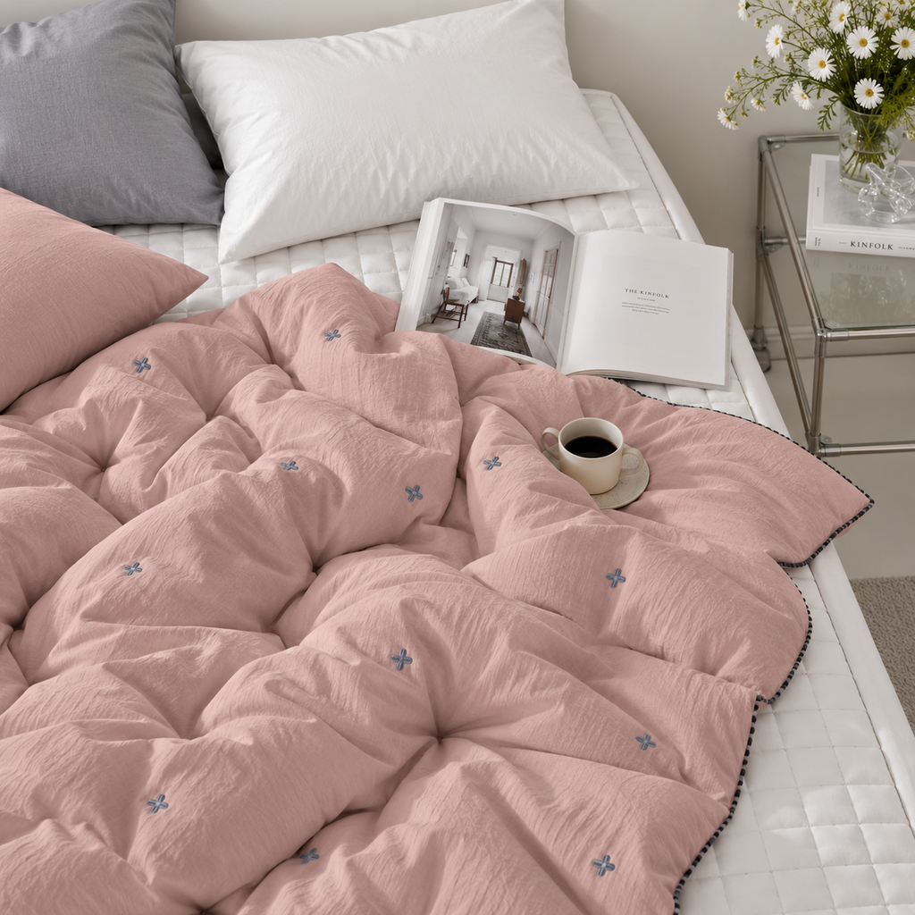 Blue Flower Stitch Pattern Comforter (2 Colors)