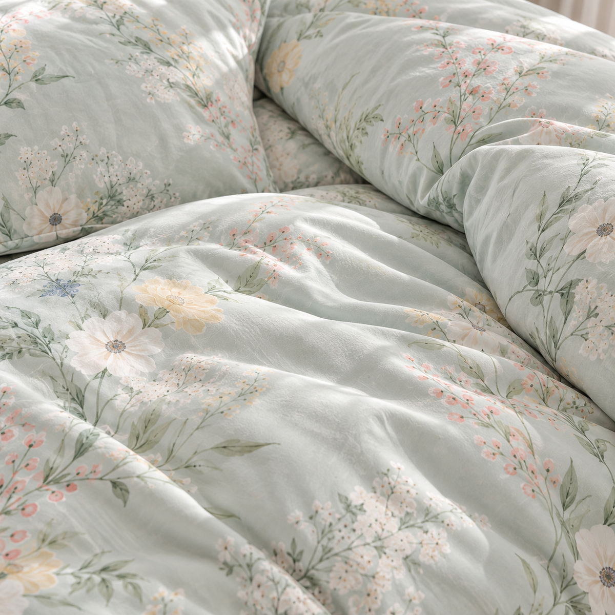 Flora Mist Classic Style Comforter